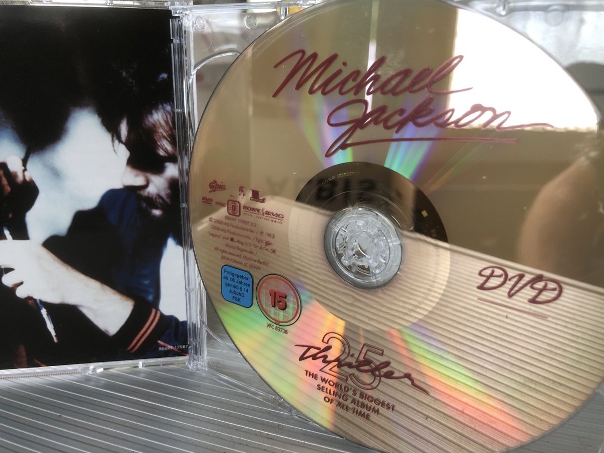 CDs: Michael Jackson Thriller 25 CD DVD digipak – D'occasion à Flaach par rubo7 2