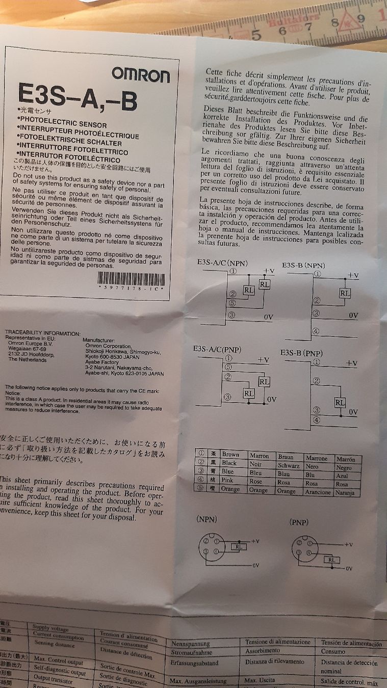 Componenti elettronici: Omron Lichtschranke E3S-AR36, NEU, inkl. Reflektor – Nuovo (secondo la descrizione) da Oey venduto da Parkplatzbrocki 4