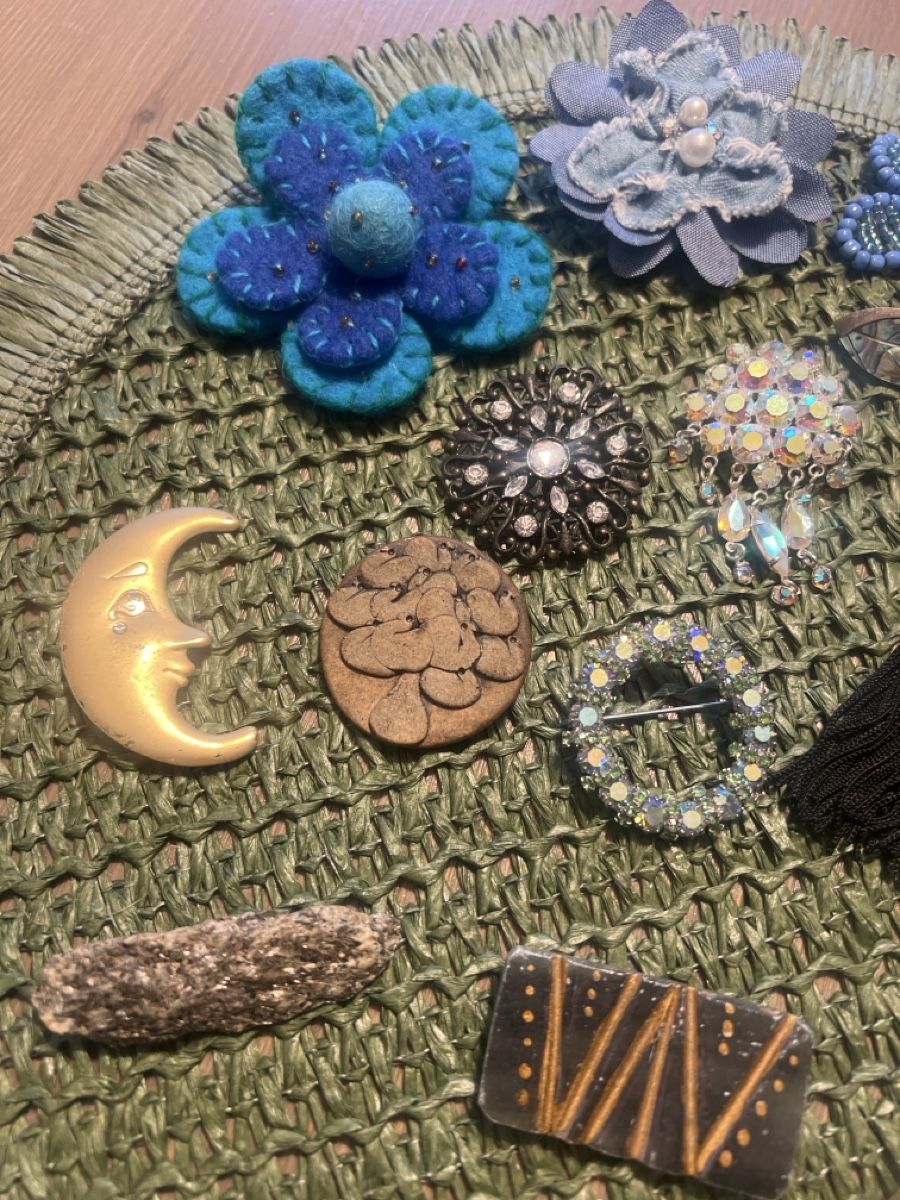 Autres bijoux: Schöne Broschen Sammlung – D'occasion à Seon par Sunny-Schmuck78 1
