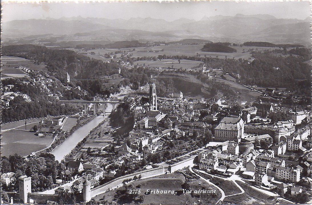 Cartes postales: FRIBOURG, vue aérienne – D'occasion à Les Verrières par Scampi0