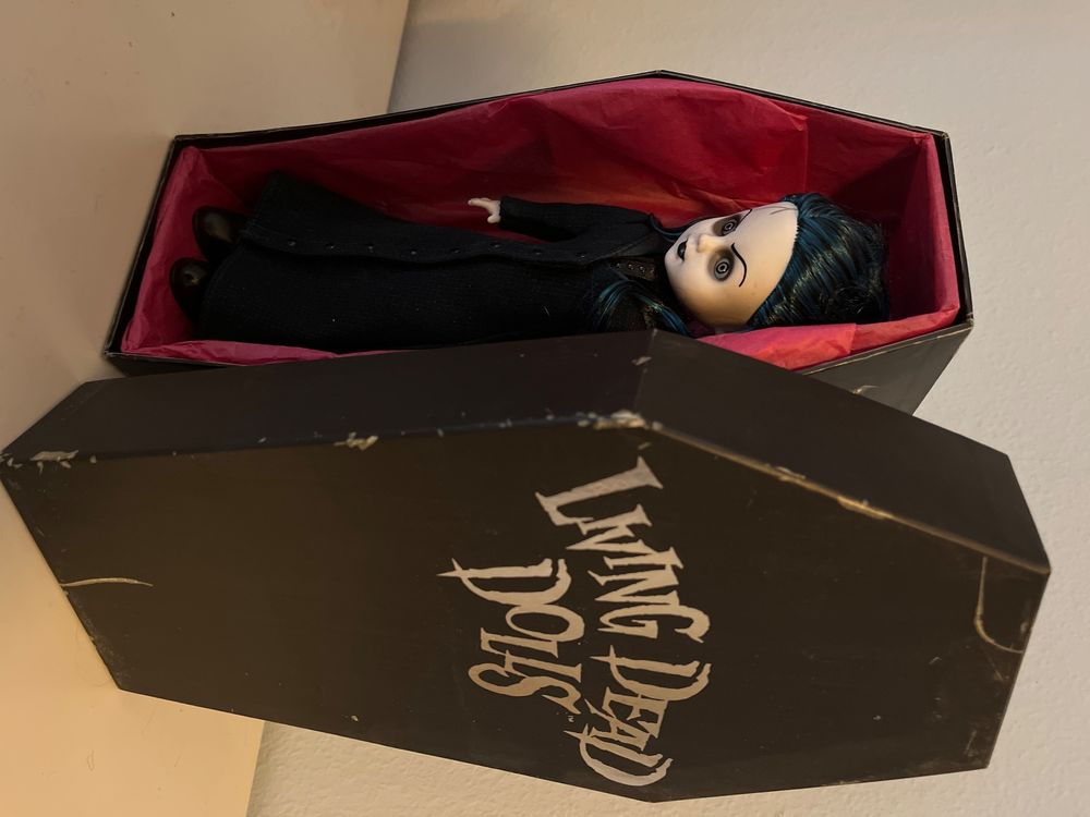 Wednesday living dead dolls poupée wednesday addams 25 cm