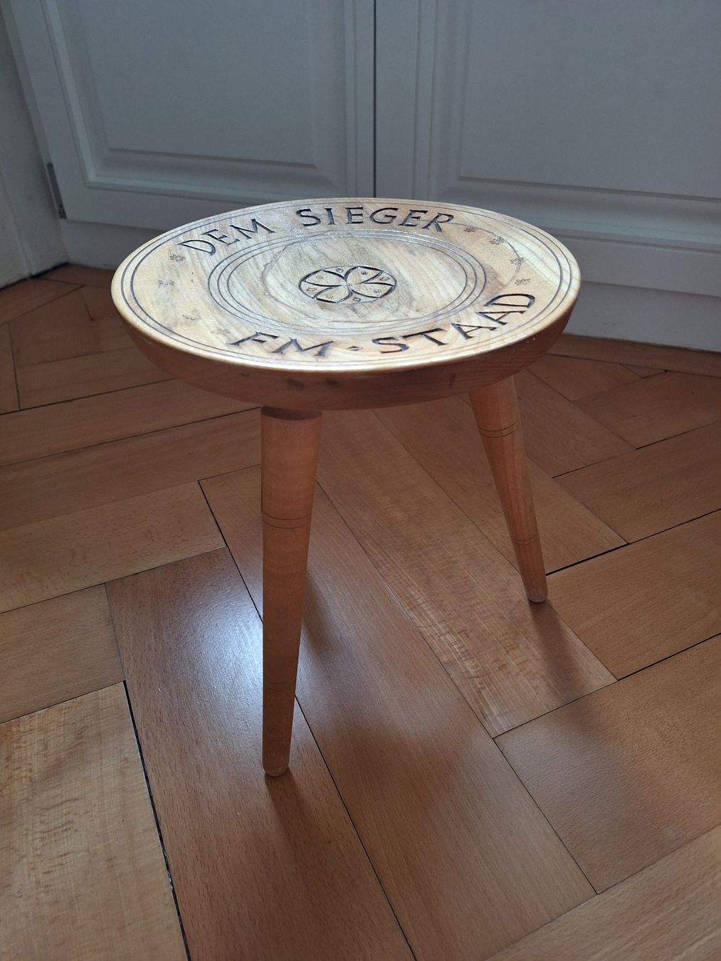 Hocker: Hocker – Gebraucht aus St. Gallen von Andreina_1