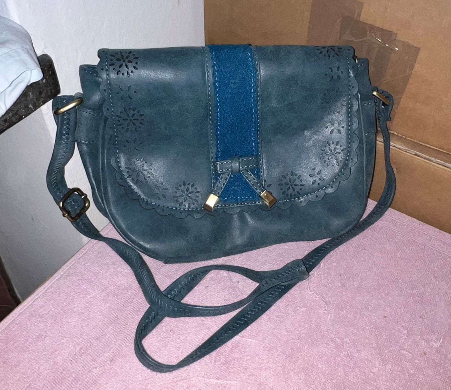 Borse da donna: • Umhängetasche Damen • – Usato da Basel venduto da mendoza13