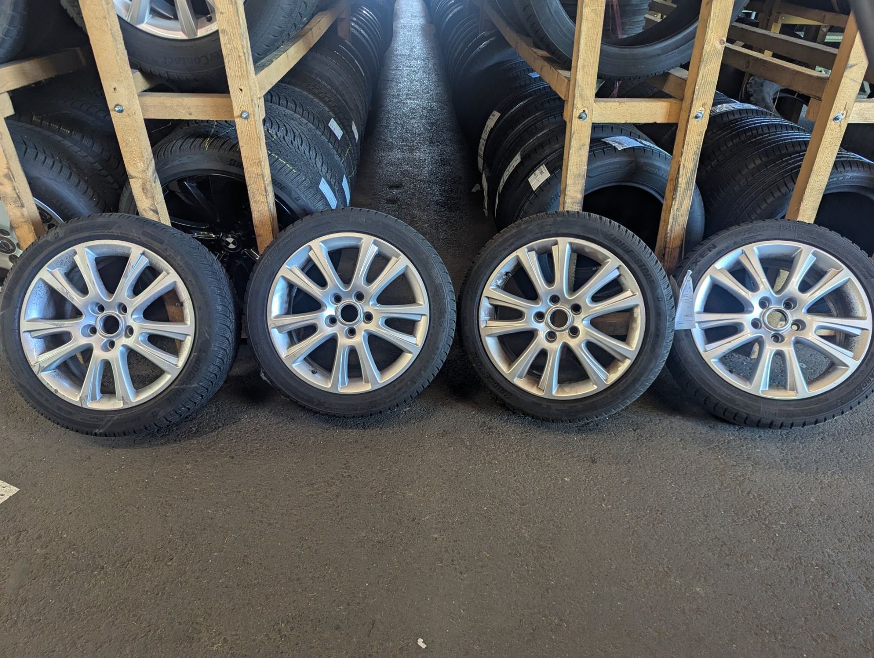 Skoda Pneumatici & Ruote complete: Skoda 17" Räder – Usato da Aarberg venduto da KreuzFahrzeugcenter