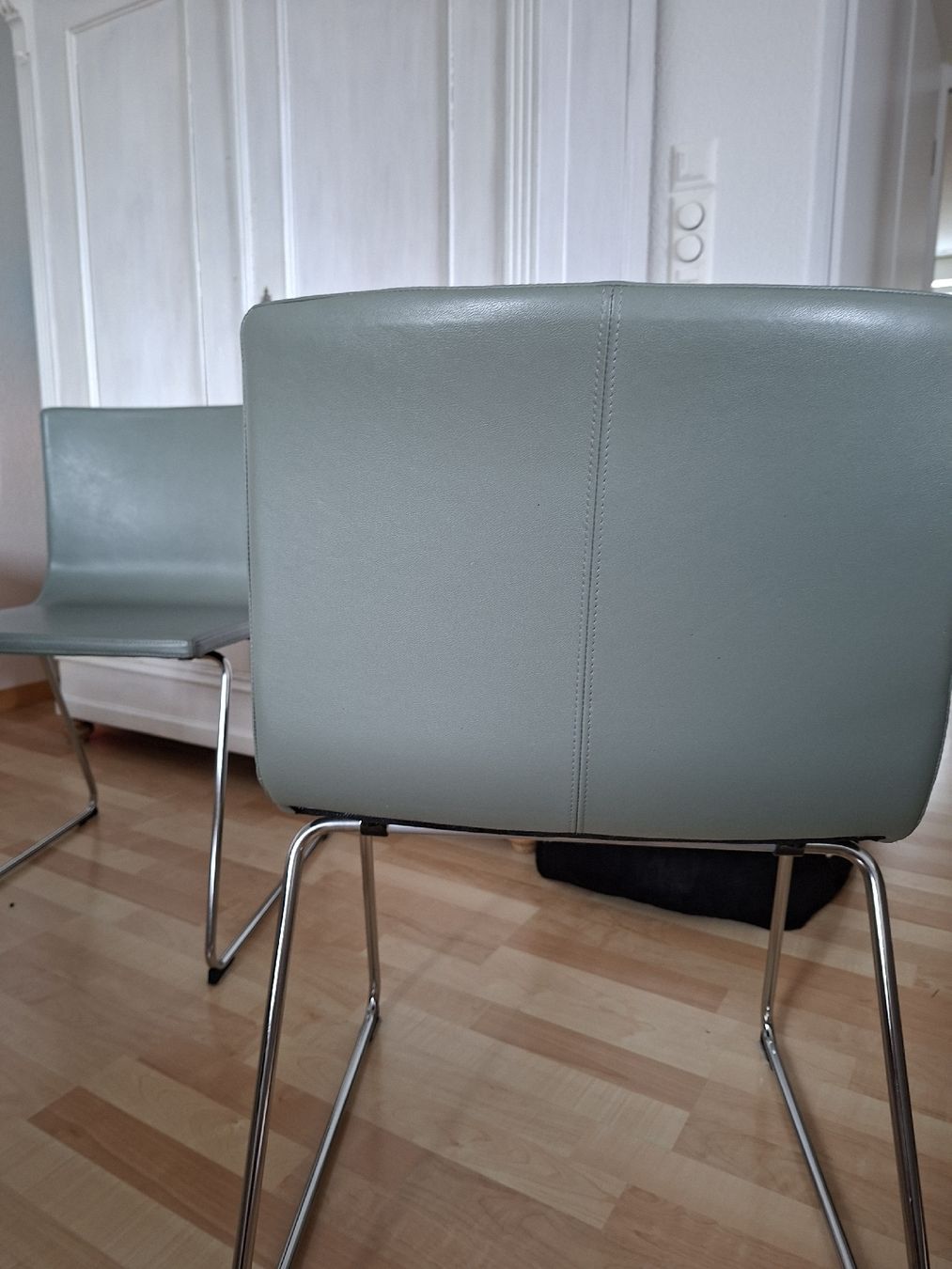 Ikea Chaises: Ikea Leder Bernhardstühle – D'occasion à Schindellegi par clockhouse 4