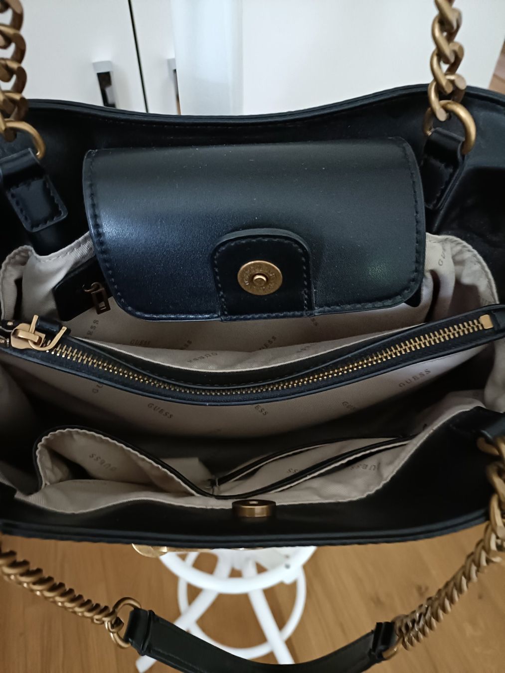 Guess Taschen für Damen: Tasche Guess – Gebraucht aus Attelwil von mike2882 3