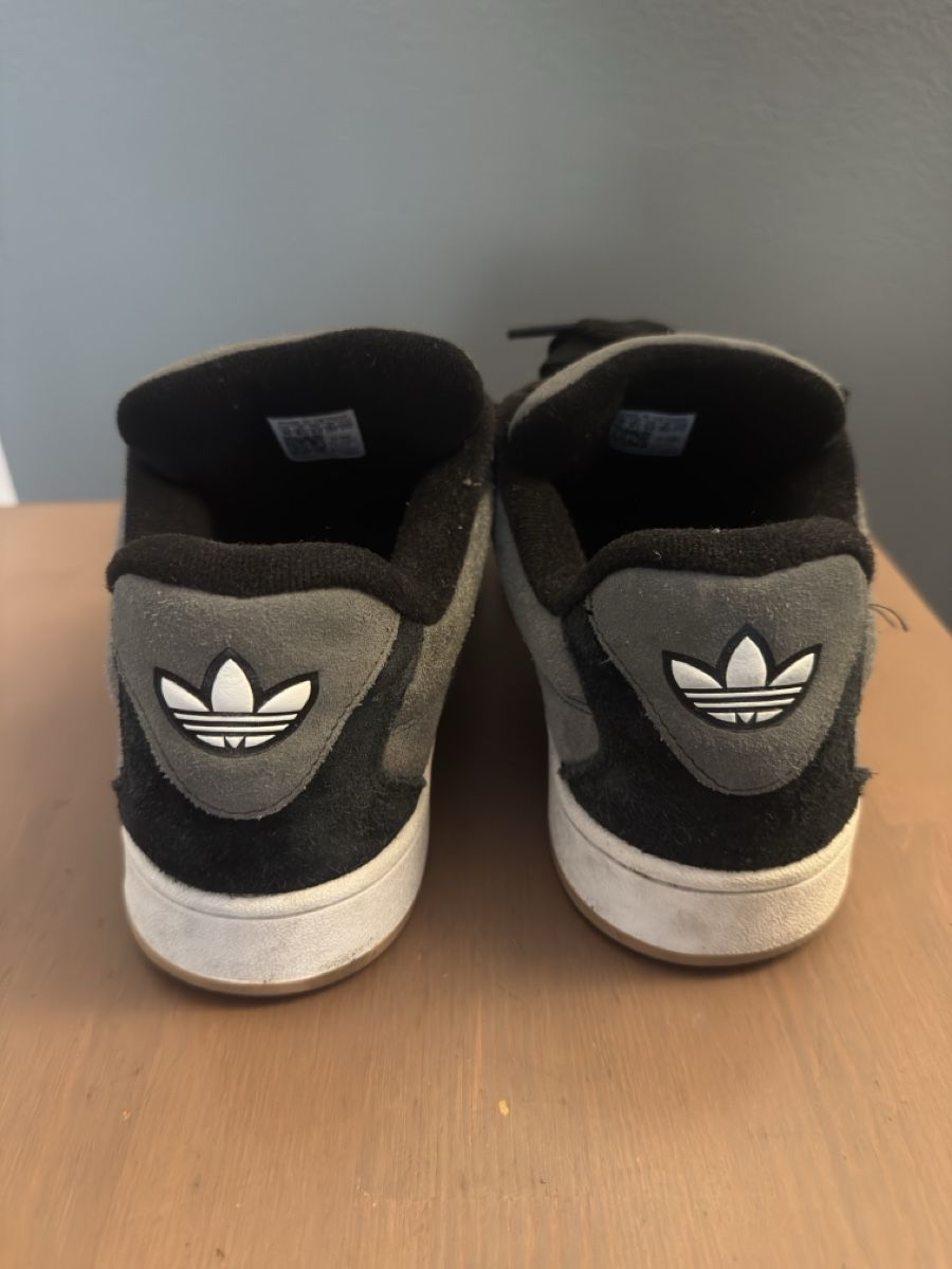 Adidas Scarpe da uomo: Adidas | Sneaker | Schwarz/Grau | 44 | Klassisch Retro – Usato da Arlesheim venduto da Eli_77 1