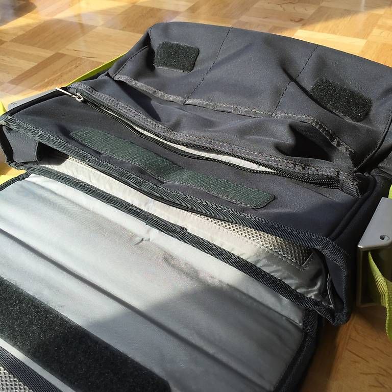 Borse: Targus Laptop-Tasche - Dunkelgrau, modern. – Usato da Niederrohrdorf venduto da S056 2