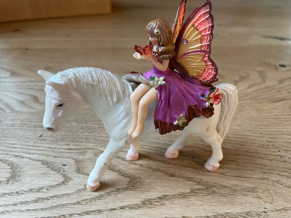  Schleich Pferd mit Elfe (Gebraucht) in neftenbach für CHF 6 – mit Illustration 