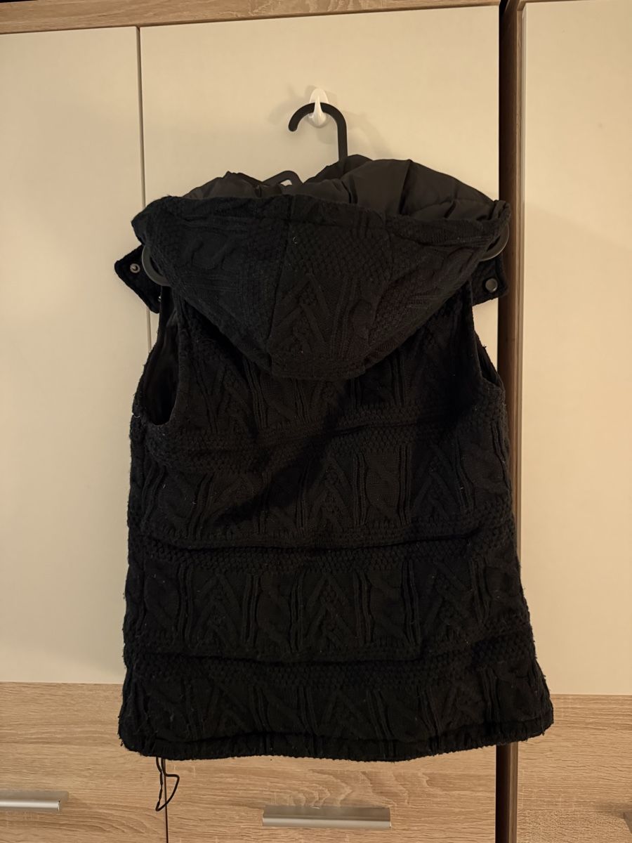 Gilet & Giacche senza maniche: Black Padded Gilet with cotton back - Size S – Usato da Luzern venduto da ang_vgh6 1
