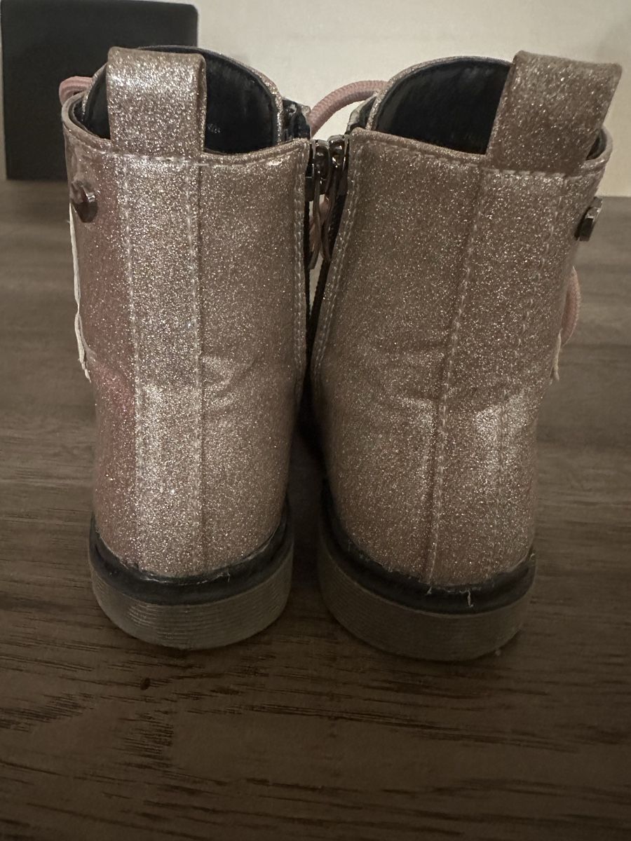 Schuhe für Mädchen: Mädchen Schuhe – Gebraucht aus Rudolfstetten von Massimo6423 1