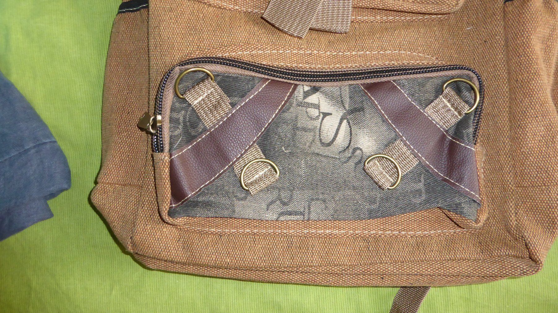 Rucksäcke: Lässiger Rucksack NEU 50cm Handtasche – Neu und originalverpackt aus Sargans von Benziner 2