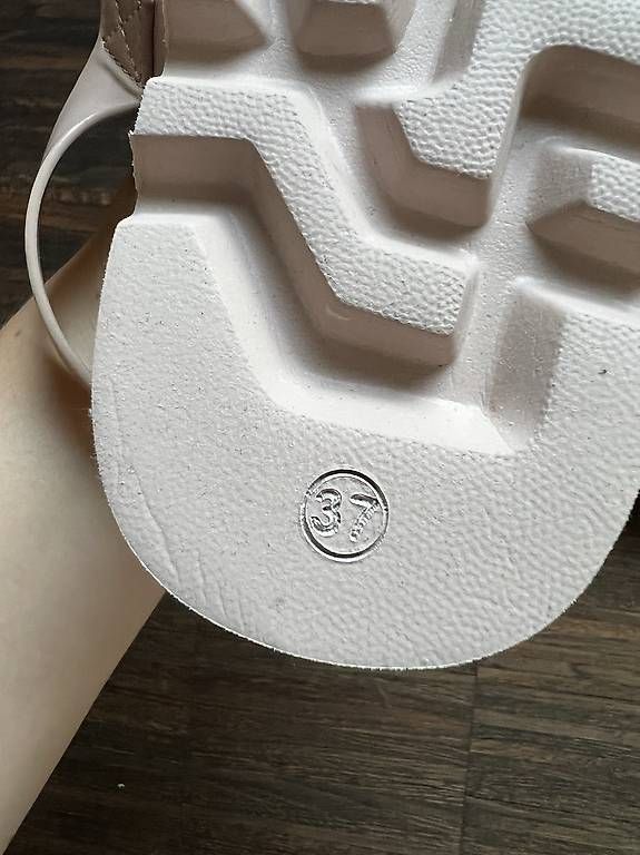 Scarpe da donna: Sandalen zu verkaufen – Nuovo e nell'imballaggio originale da Arlesheim venduto da sel_n57l 2