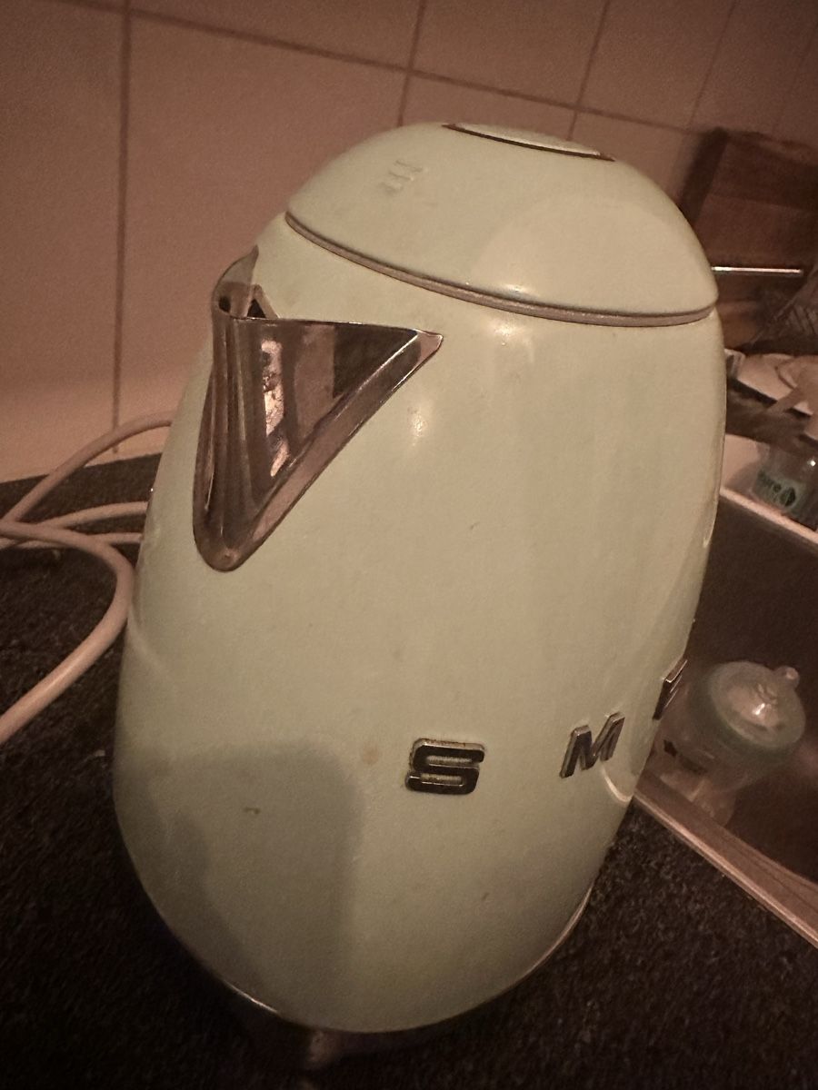 Smeg Bouilloires électriques: Smeg kettle  – D'occasion à Basel par VanBuyer2010 1