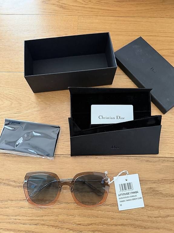 Brillen & Gläser: Lunettes de soleil Dior Attitude 1  Authentiques   Neuves  – Gebraucht aus Lausanne von cdo_t6ph