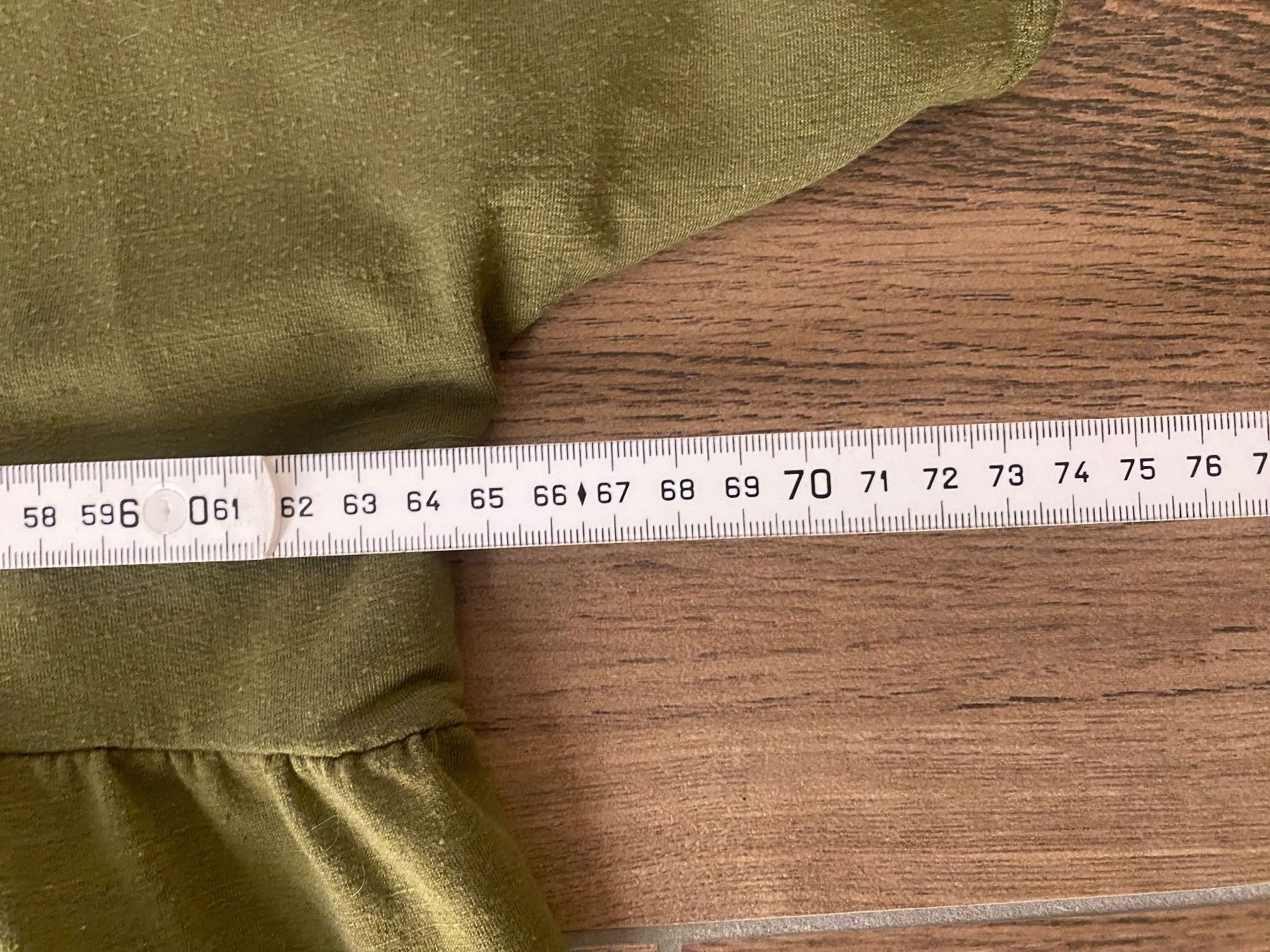 Asos Kleider: Asos Kleid mit Rüsschen Abschluss oliv Gr. 50 – Defekt aus Pratteln von a23_j2gs 4