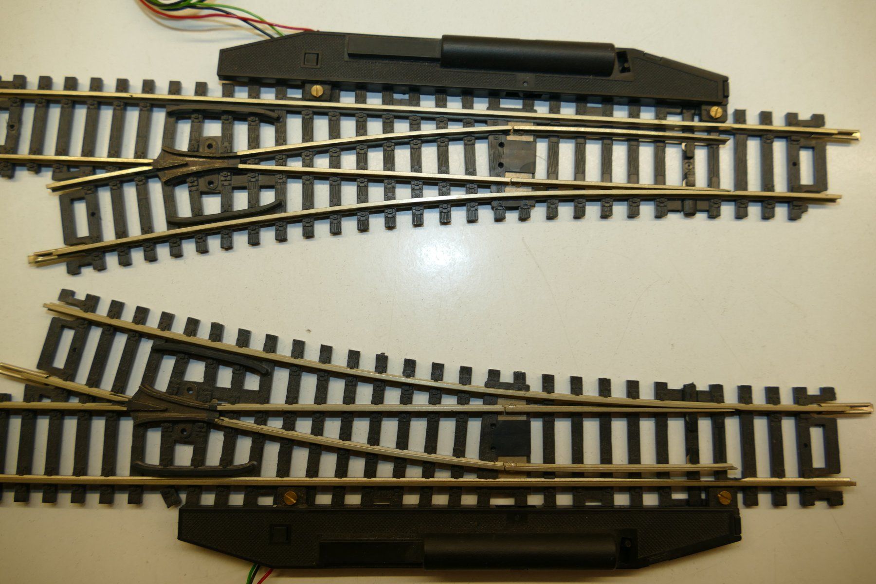 Roco Modelleisenbahnen: Roco H0: Elektrisches Weichenpaar 12,5° Einheit 4 – Gebraucht aus Niederhasli von rail-duerst 2