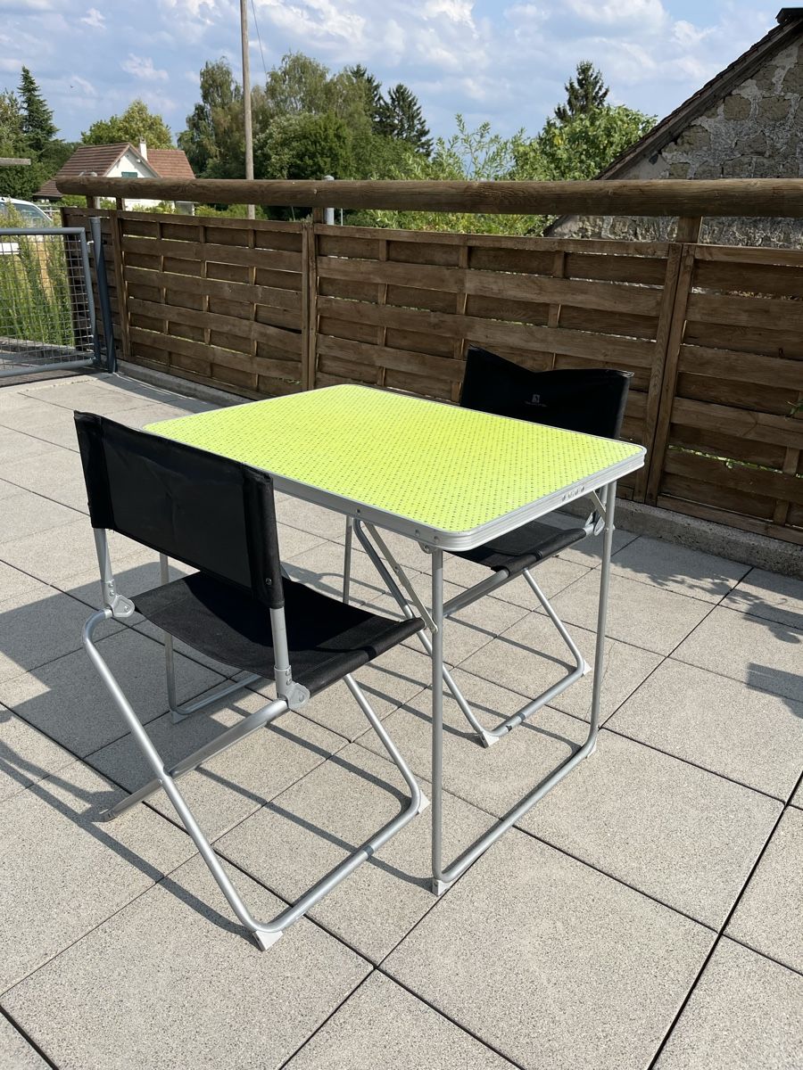 Set de table et chaises: Table et chaises de camping  – D'occasion à Lugnorre par Tobias1