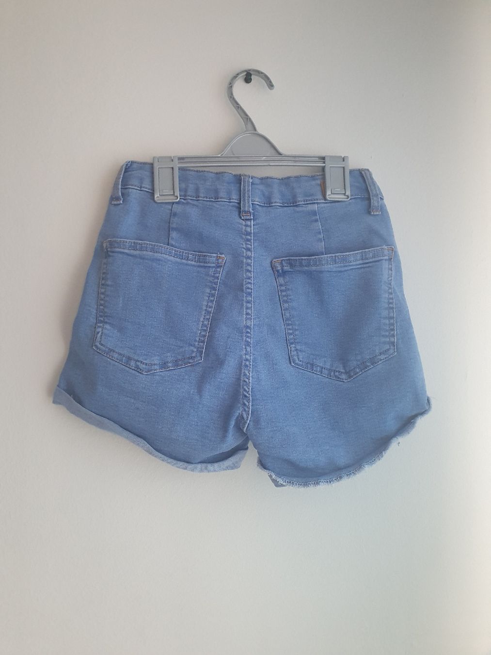 Bershka Pantaloni: Shorts Grösse 34 von Bershka – Usato da Schönenwerd venduto da pomodor 1