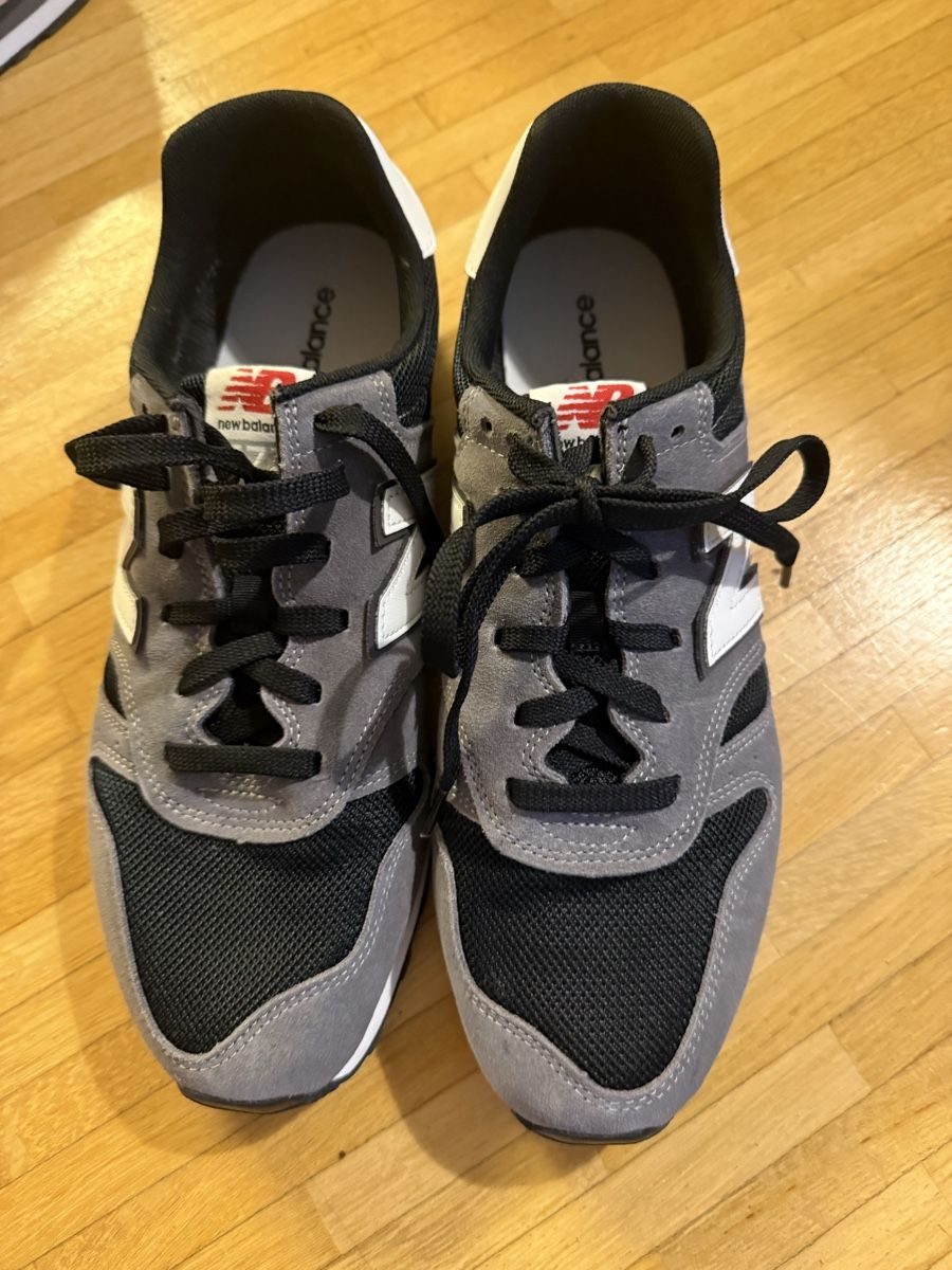 New Balance Scarpe da uomo: 4 Paar New Balance 373 – Nuovo (secondo la descrizione) da Therwil venduto da Gravitron 3