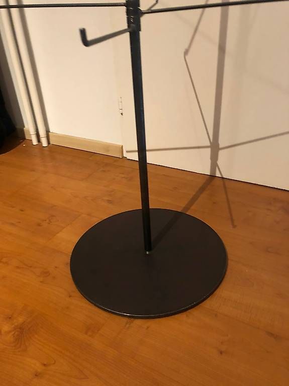 Guardaroba: Garderobe aus geschmiedetem Eisen – Usato da Basel venduto da kri_wd99 1