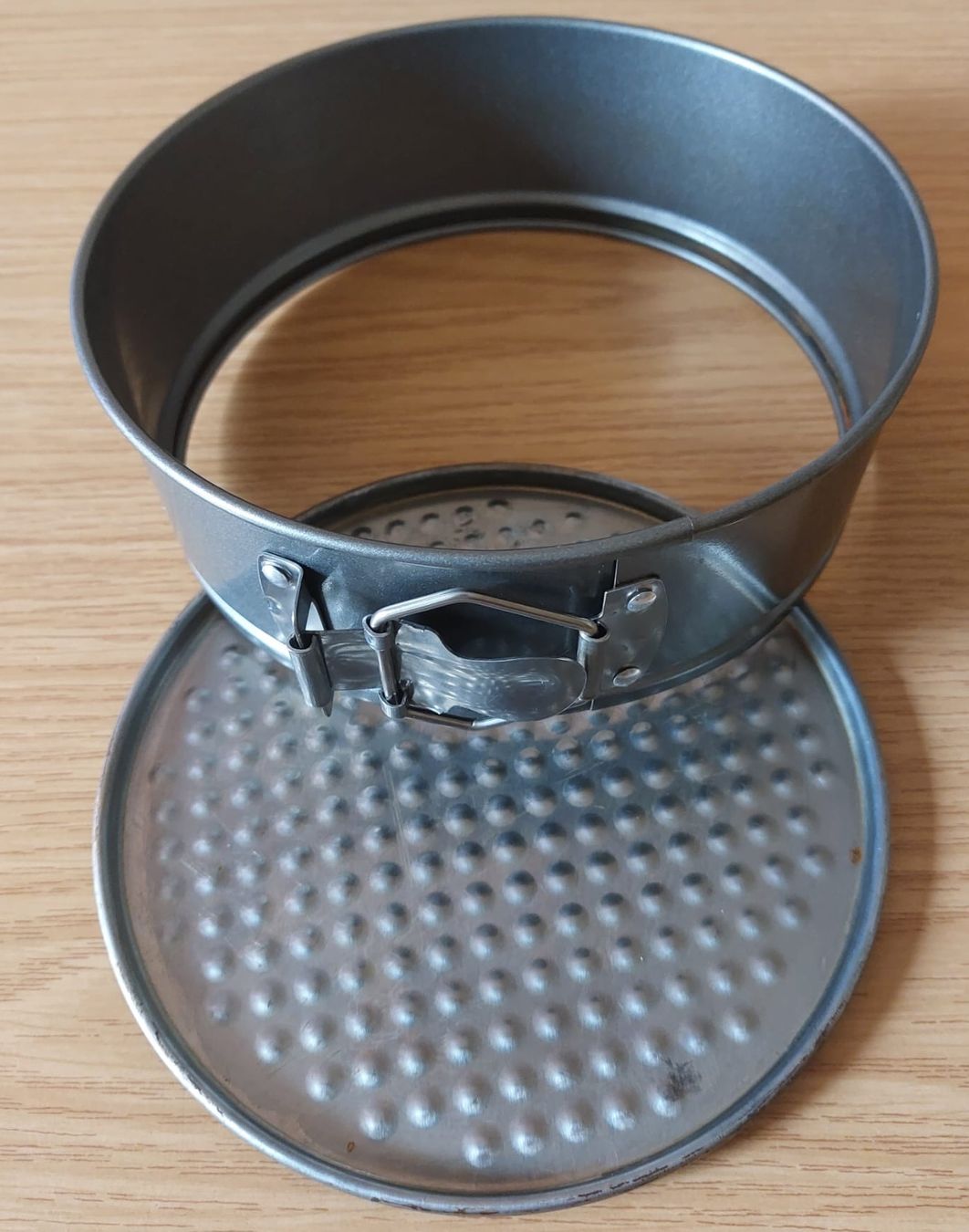 Moules à gâteaux: Backform Springform - Durchmesser 18 cm, Höhe: 6cm – D'occasion à Urtenen-Schönbühl par Kahru 1