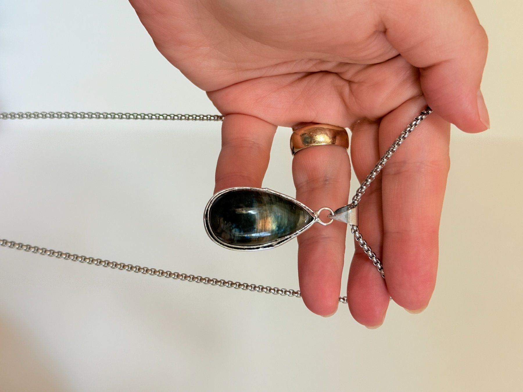 Ketten: Labradorite necklace – Neu und originalverpackt aus Genève von AGBERG 6