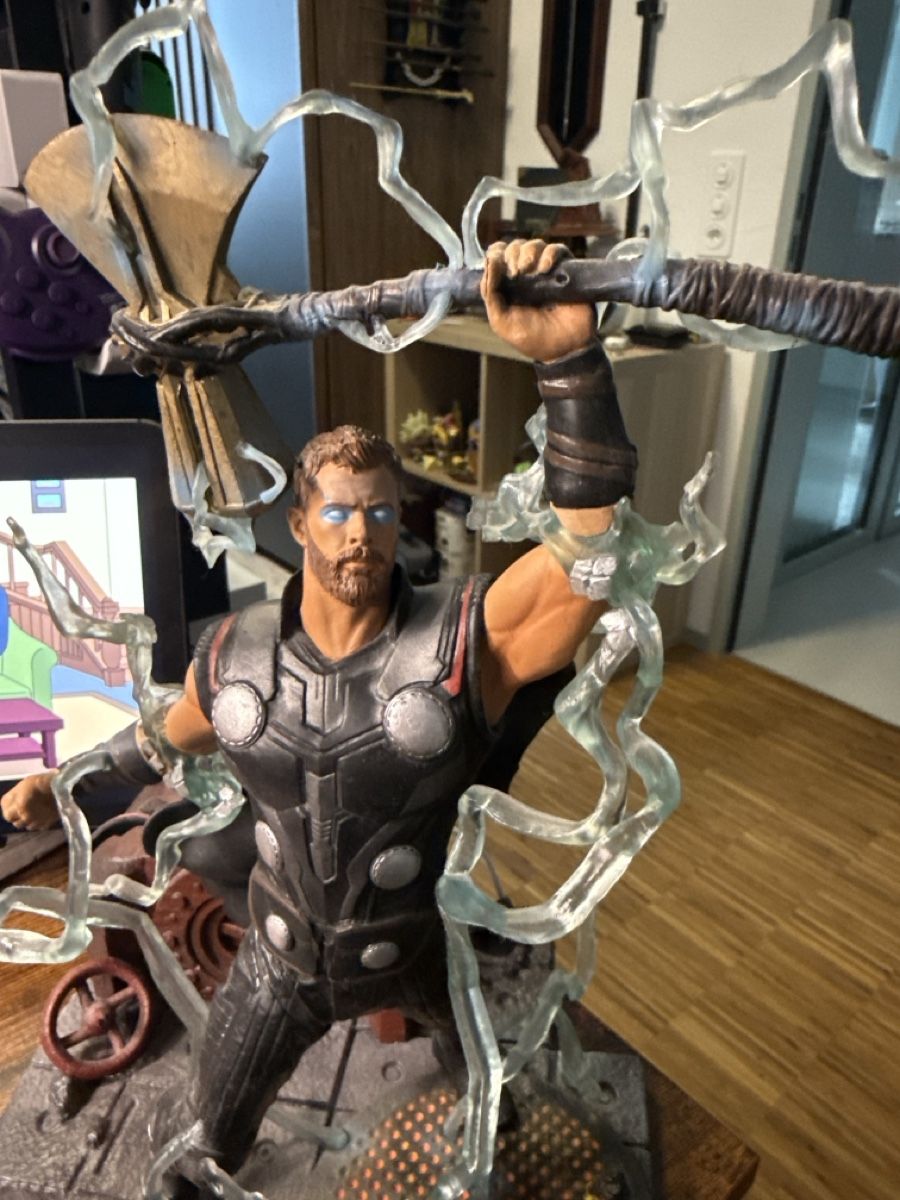 Marvel Statuette: Diamond Select Thor Infinity War Marvel Gallery Statue 32cm – Usato da Glarus venduto da dean94 1