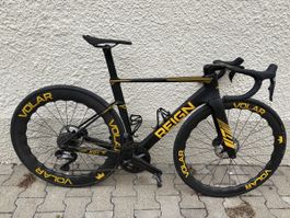 Vélo de course Reign édition limitée noir et jaune
