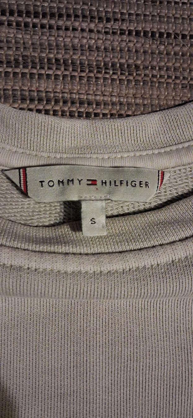 Pulls & Sweat-shirts: SweatTommy Hilfiger – D'occasion à Biel/Bienne par mim_k752 2