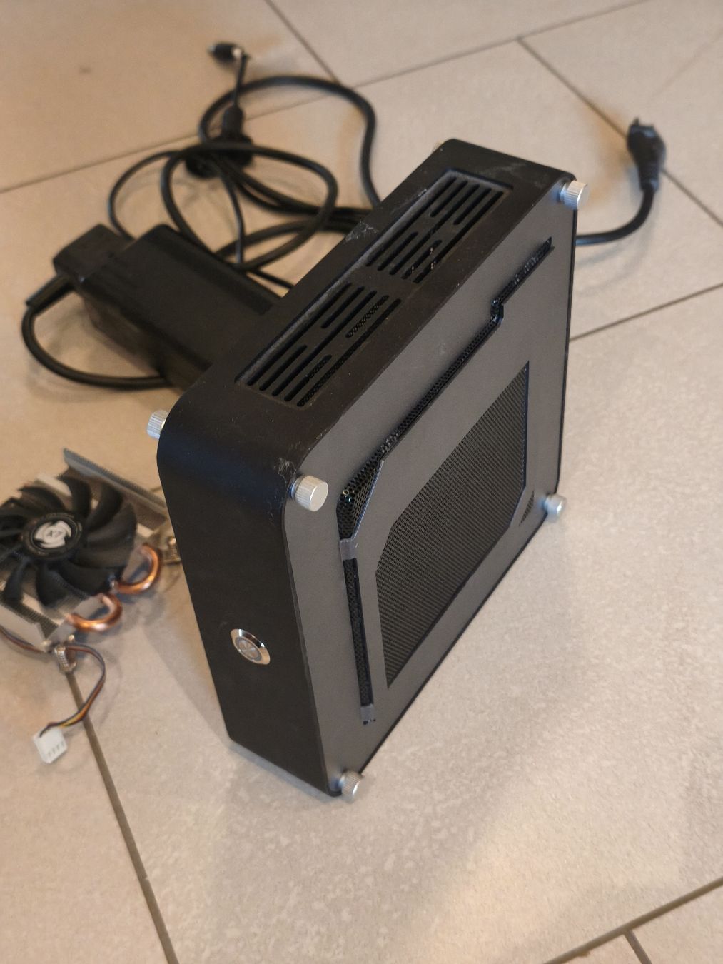 Amd Gehäuse: JWA 320I BAREBONE Mini PC – Gebraucht aus Dielsdorf von LukeyDukey 4