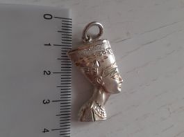 Farao Kopfschmuck Anhänger-Nefertiti-heisst die Schöne kommt