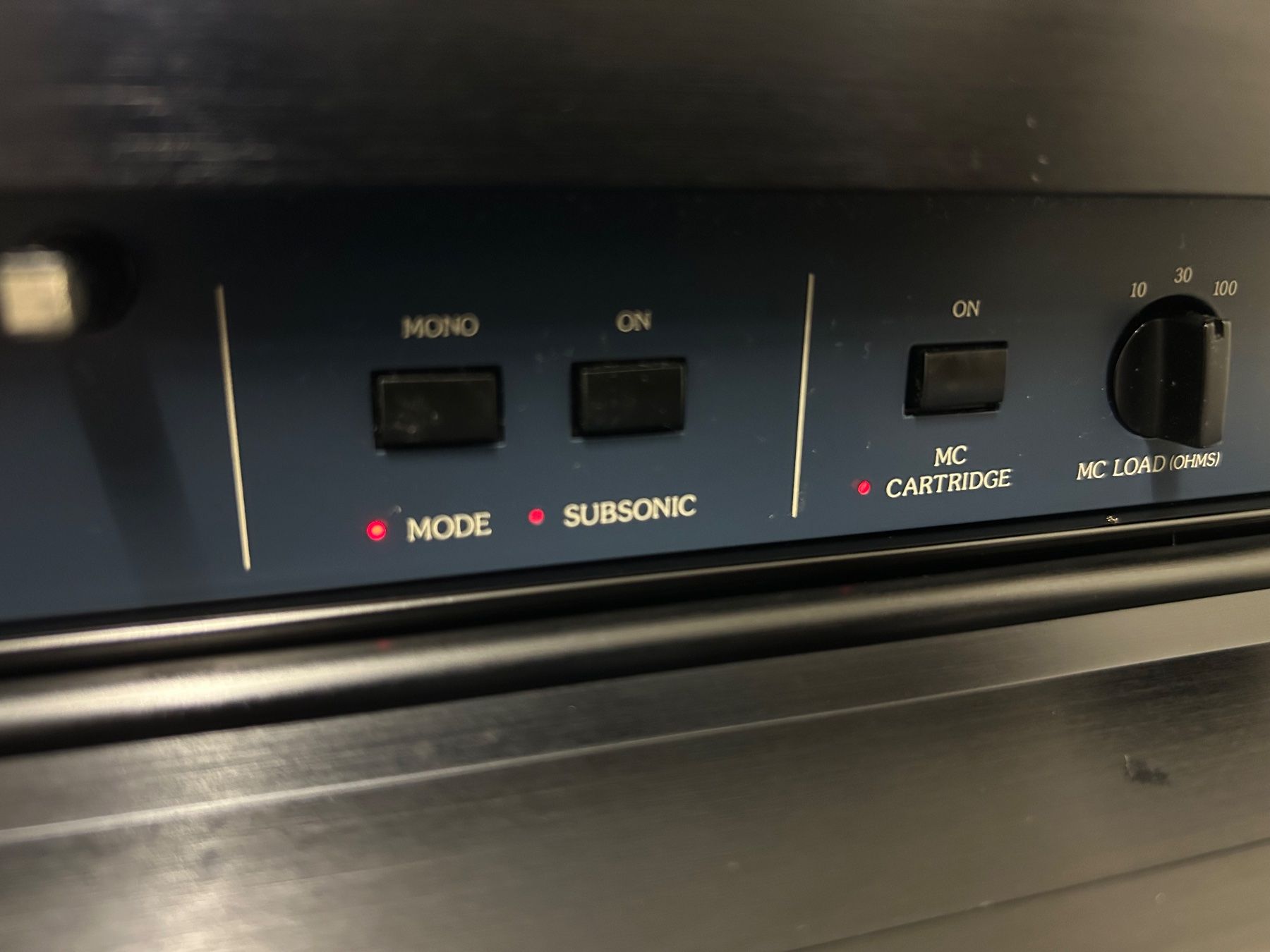 Accuphase Amplificatori: Accuphase E-302 – Fully Restored Integrated Amplifier – Usato da Baar venduto da AAT5 7