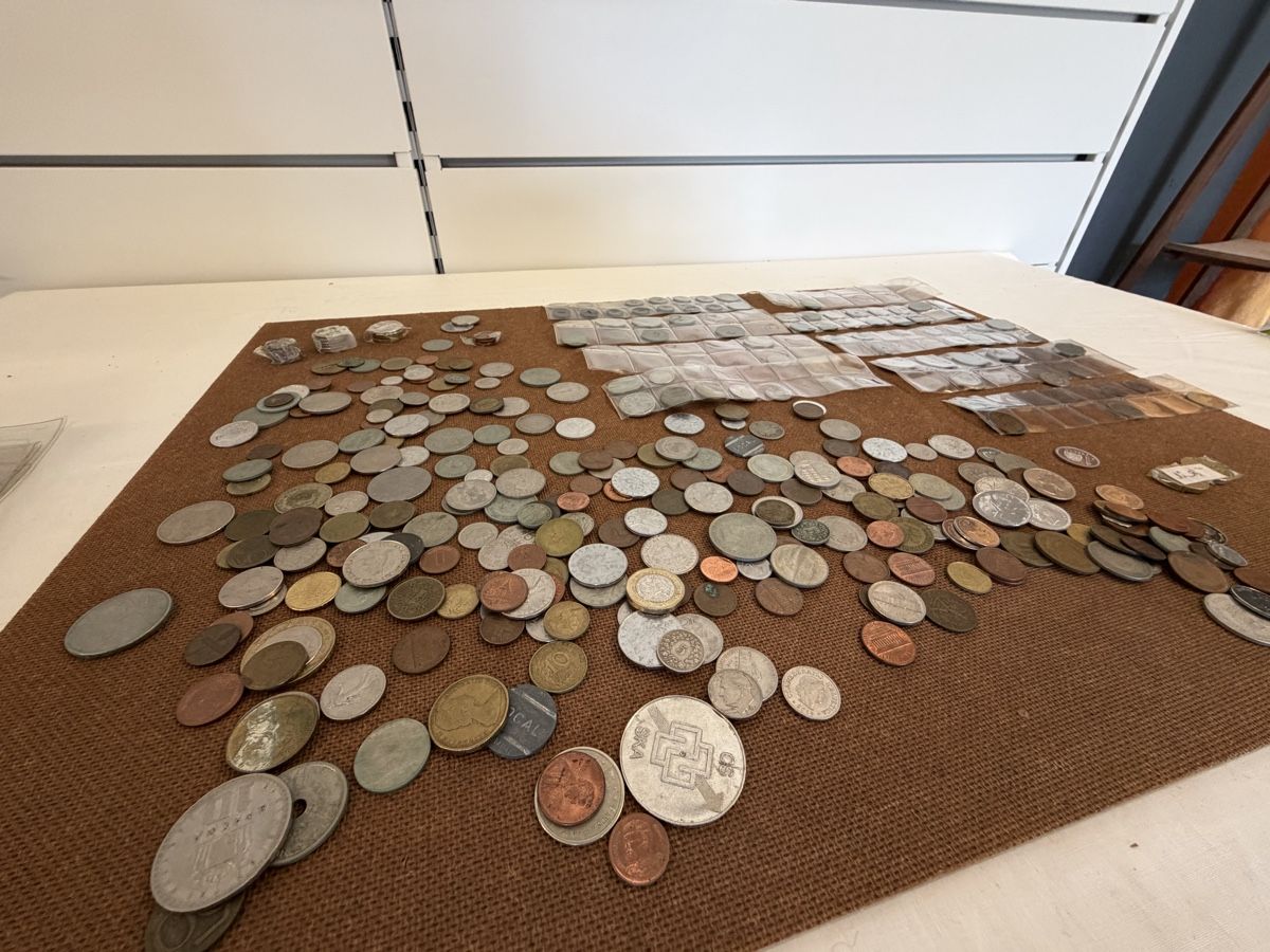 Tutti le monete: Collection de pieces de monnaie diverses  – Usato da montreux venduto da Always-Good