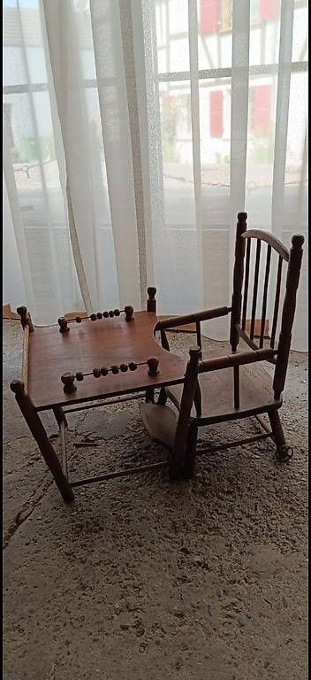 Set di tavolo e panche: Kindersitz – Usato da Allschwil venduto da V_SV_2018