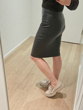 WOLFORD Bleistiftrock aus Kunstleder, grau, XS