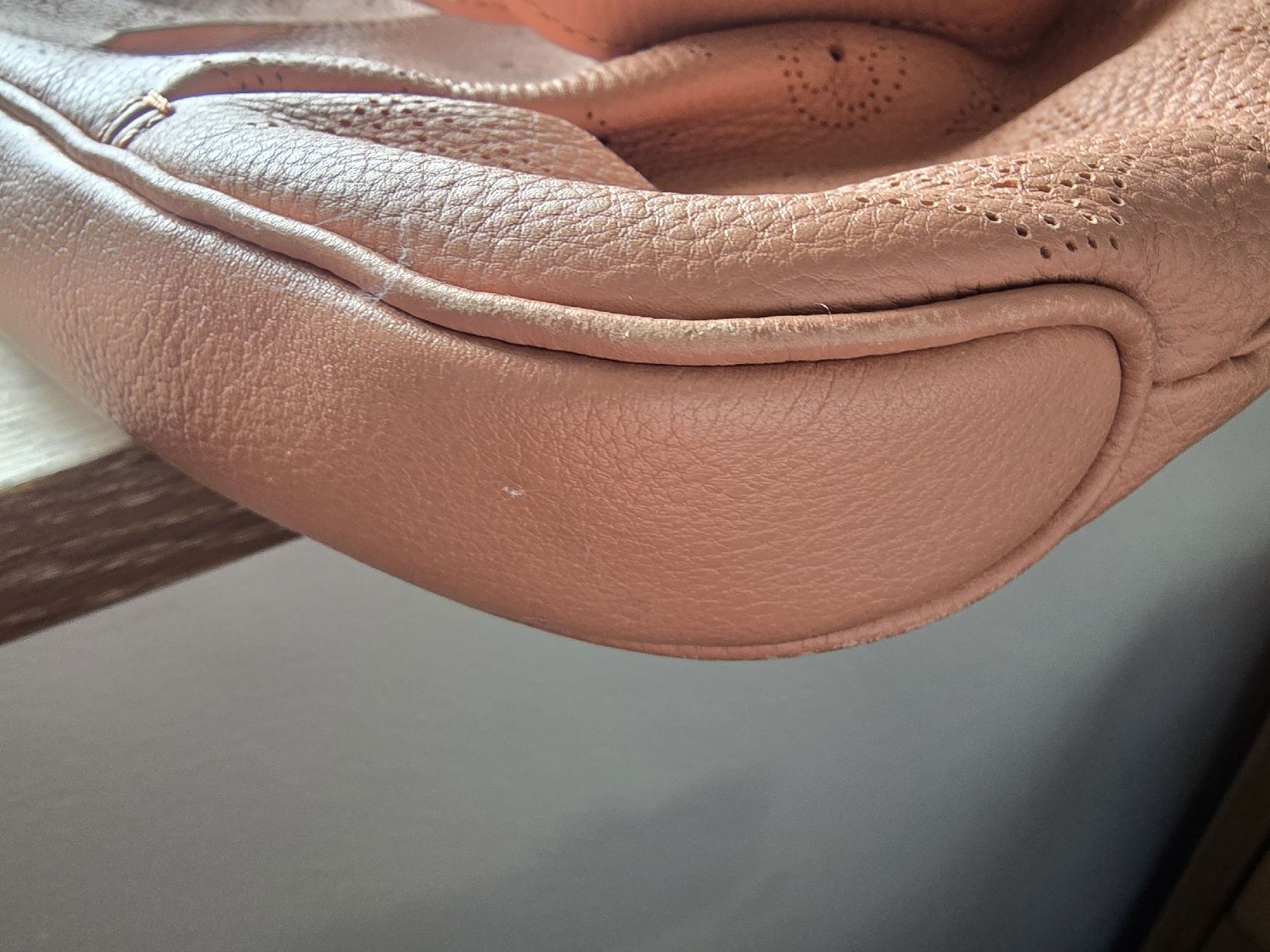 Louis Vuitton Sacs femmes: Louis Vuitton Mahina – D'occasion à La Tanne par Agere 3