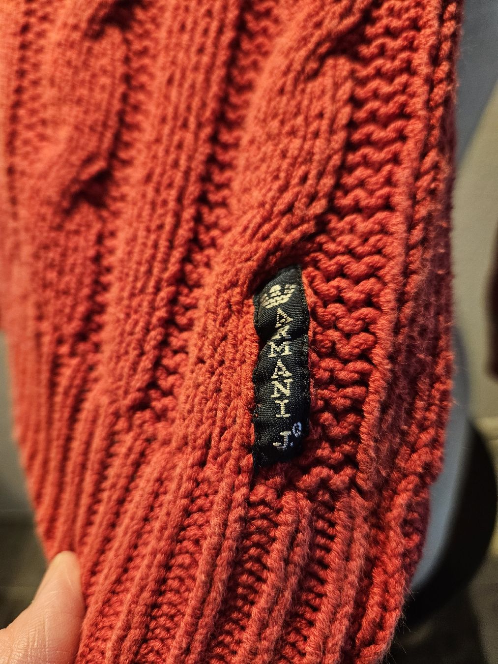 Armani Maglioni & Felpe: Pullover von Armani, grösse S – Usato da Plasselb venduto da Mabischer 3