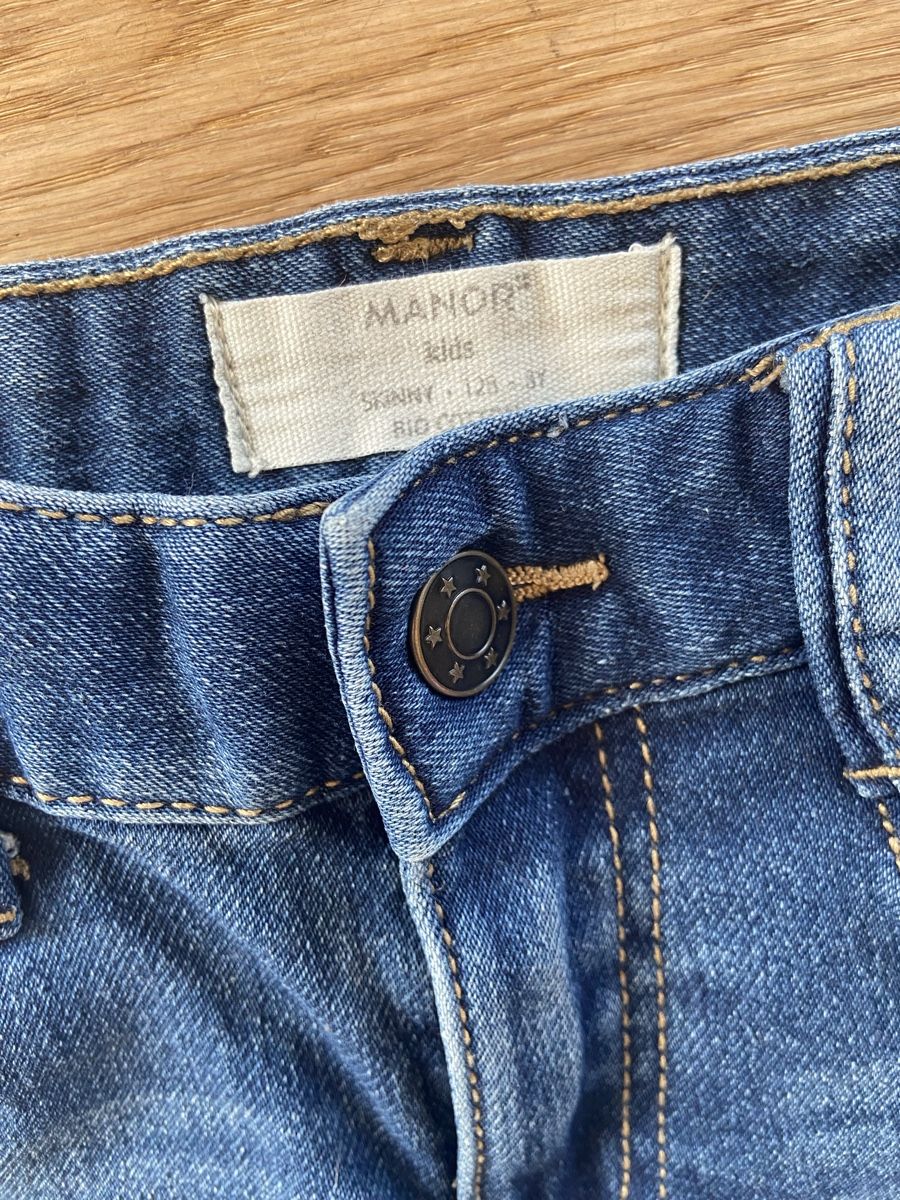 Manor Pantalons: Jeans Gr. 128 Manor – D'occasion à Lützelflüh-Goldb par N.H. 1