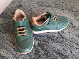 Tolle, grüne Turnschuhe Knaben Gr. 31