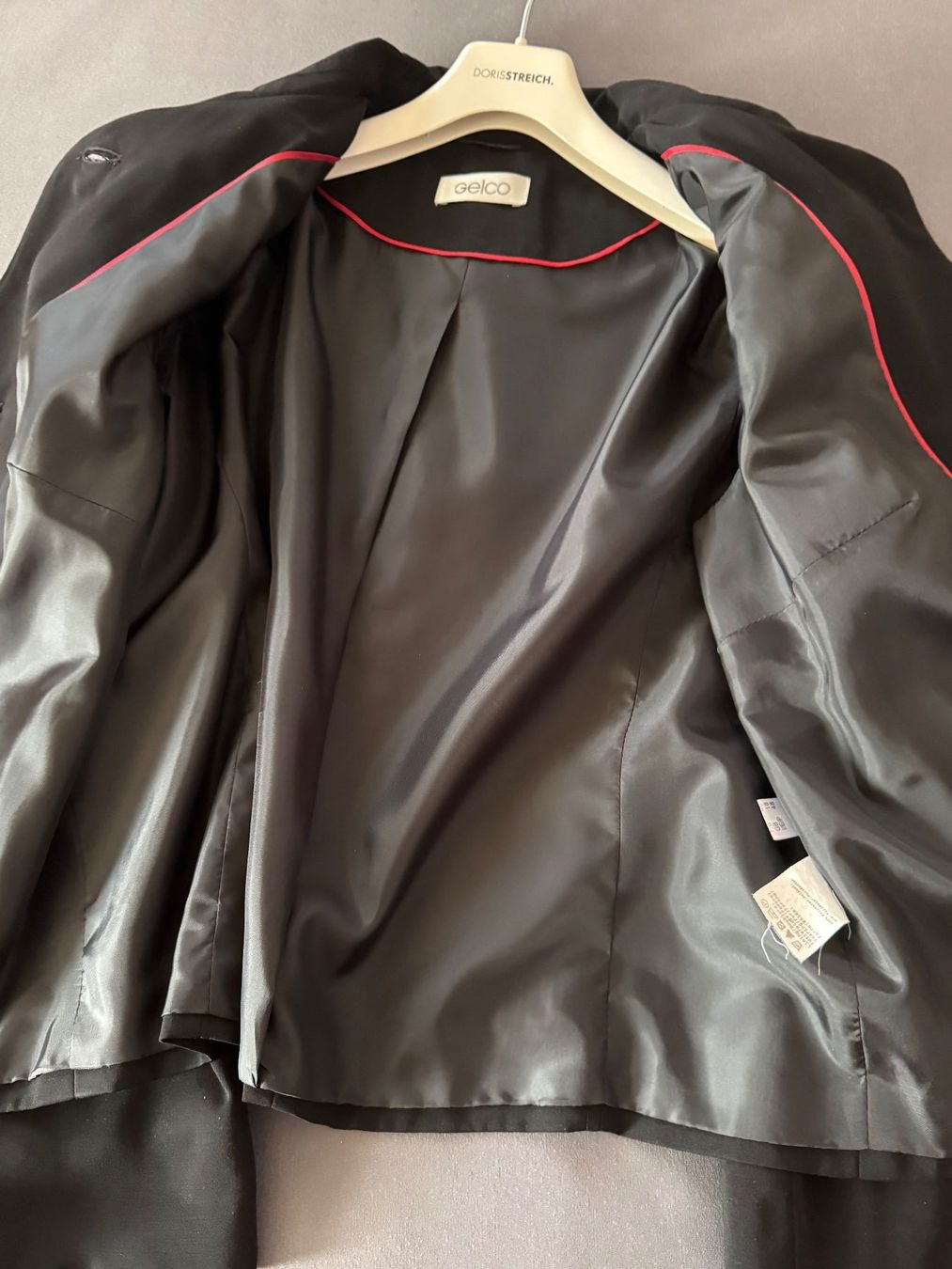 Giacche: Blazer noir Gelco élégant, taille 44 – Usato da Pampigny venduto da nouveau11 2