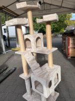 Grosser Katzenbaum beigefarben mit Liegeflächen gebraucht