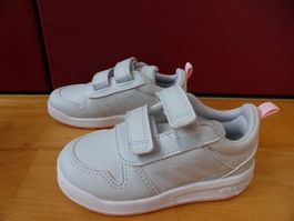 Adidas Turnschuhe, Girl, Gr. 28, neu