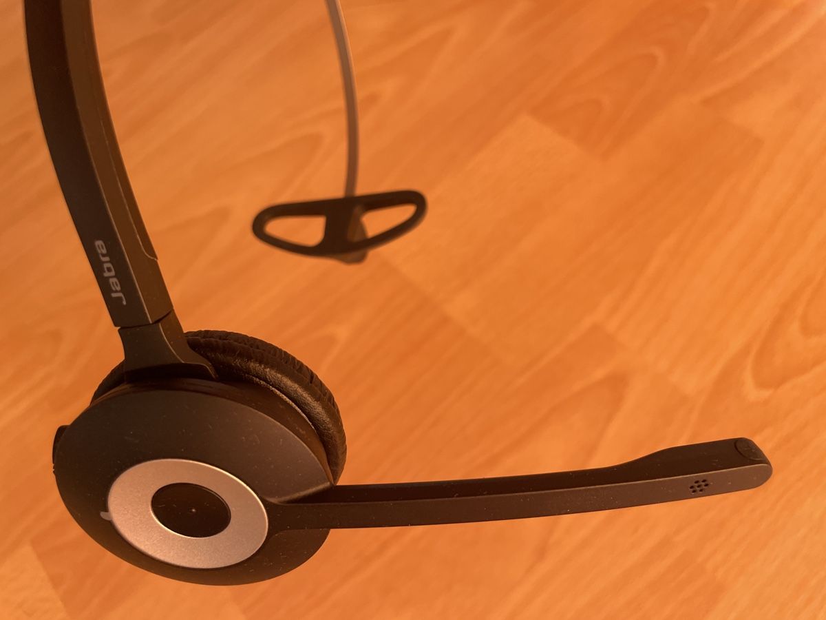 Téléphones: 2 kabellose On-Ear Mono Headset – D'occasion à Köniz par kebu1508