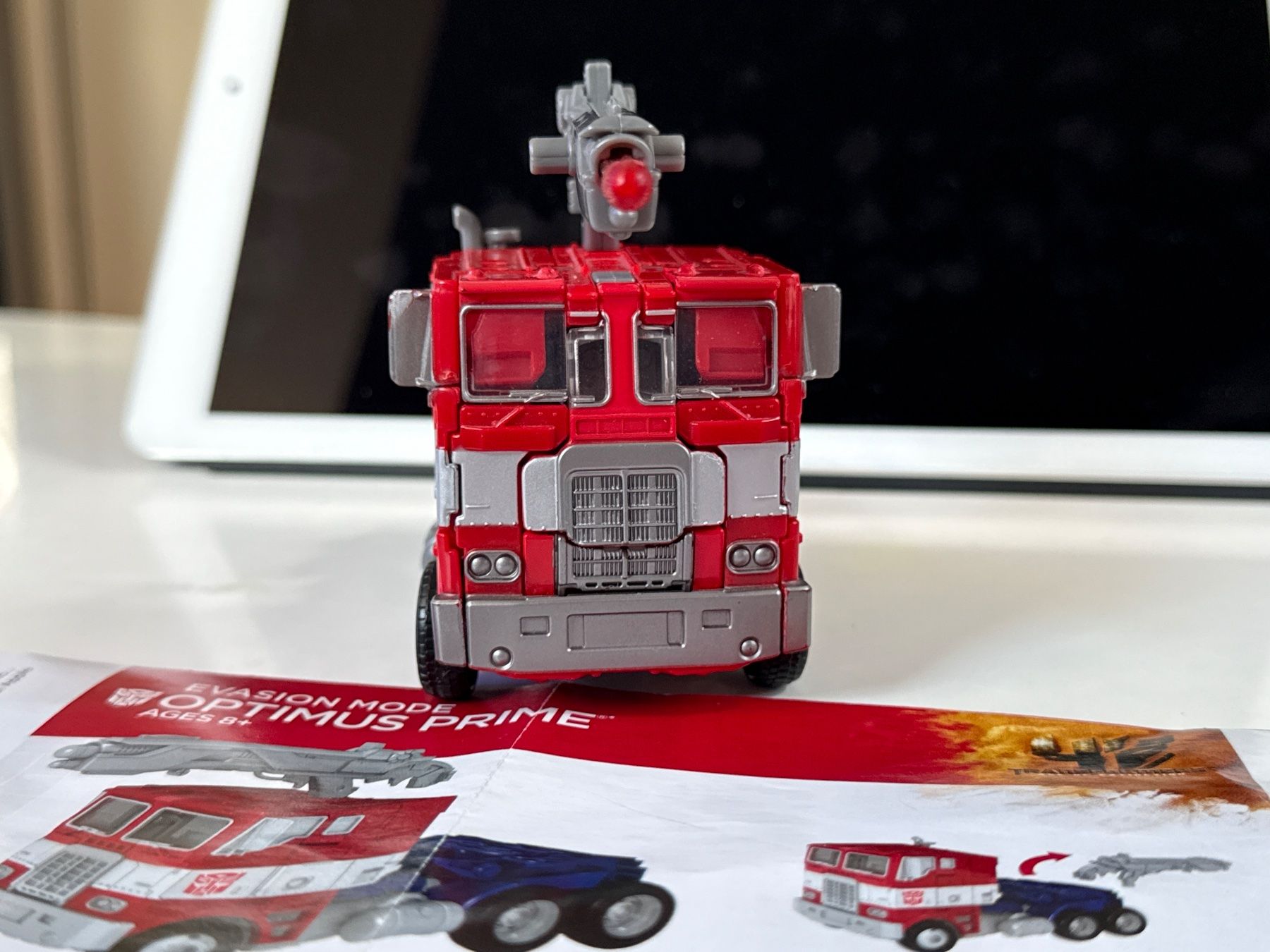 Hasbro Statuette: Transformers Evasion Mode Optimus Prime Hasbro – Usato da Allschwil venduto da meeresperle 3