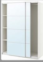 Armoire IKEA sur mesure avec portes coulissantes miroir