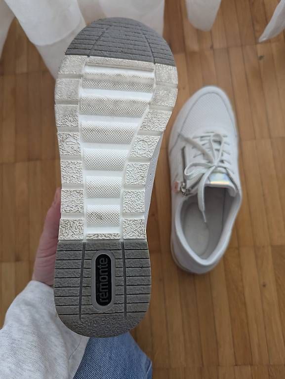 Scarpe da donna: Sneaker Damen remonte Grösse 39 – Usato da Zürich venduto da est_q7sj 4