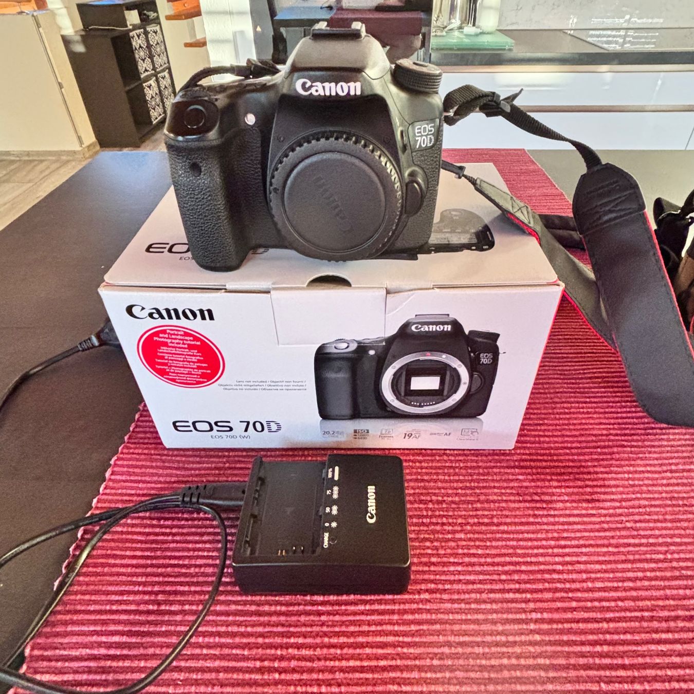 Canon Fotocamera: Canon EOS 70D avec accessoires – Usato da Grône venduto da Phrs 1