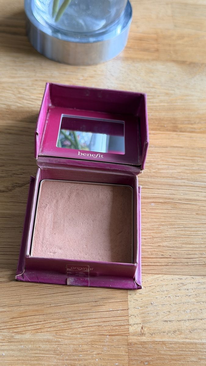 Benefit Make-up: Poudre bronzante Benefit Hoola original – Usato da Bulle venduto da LeMoleson 6