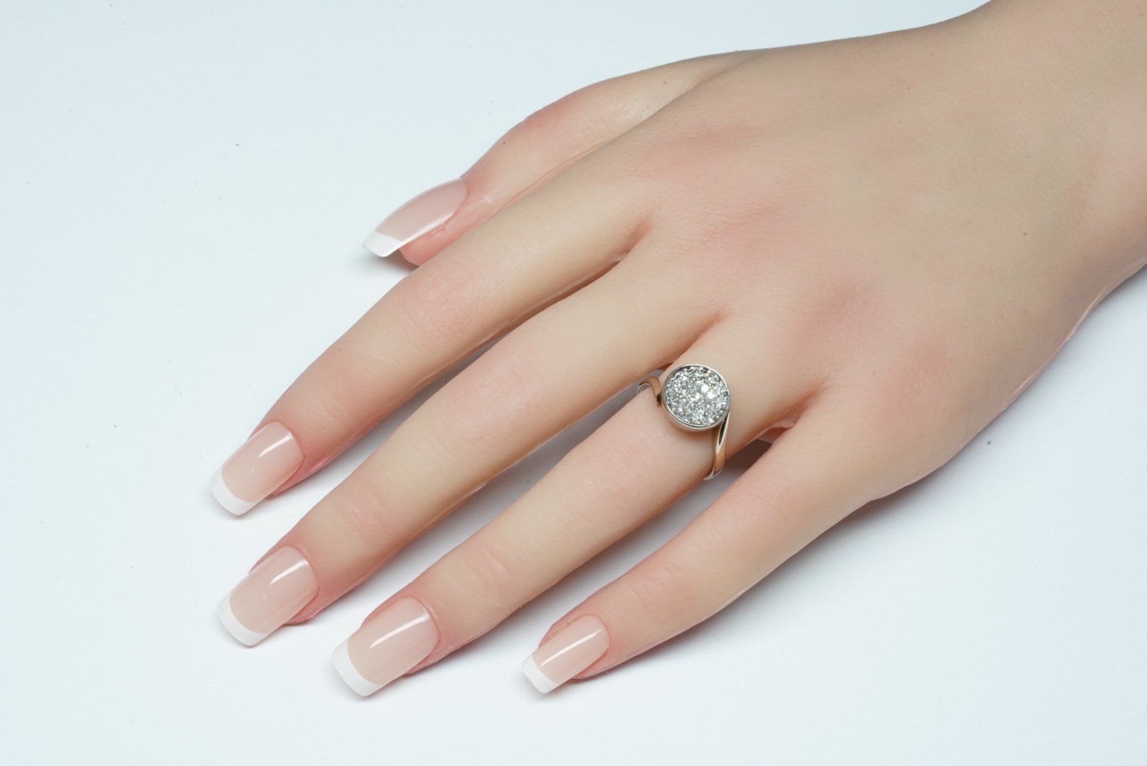 Ringe: Fingerring 18k Weissgold mit Diamanten – Gebraucht aus Bülach von Re-Jewelled 5
